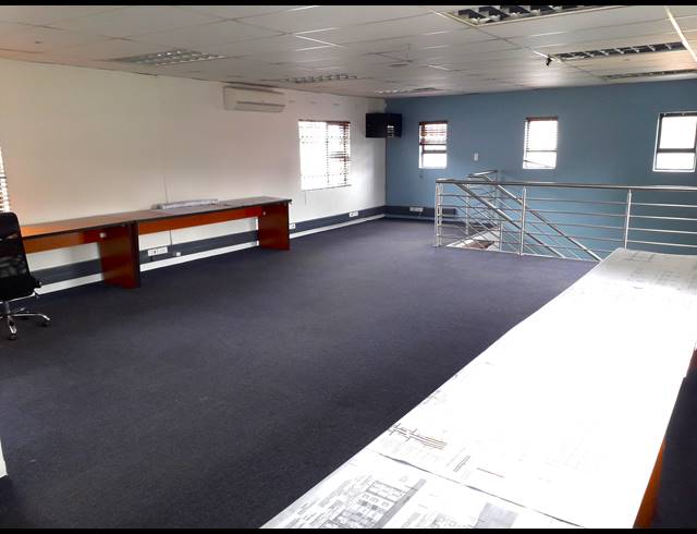 400M² OFFICE TO LET IN ROOIHUISKRAAL